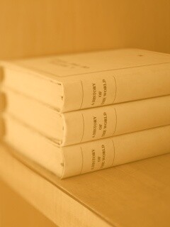 Книги на полке обои