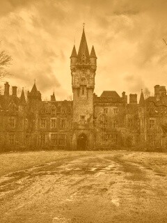 Разрушающийся замок обои