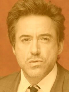 Роберт Дауни младший что-то подозревает обои