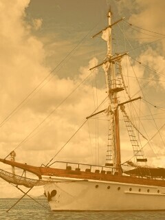 Белый парусник обои