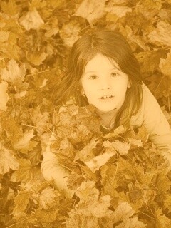 Девочка и осень обои