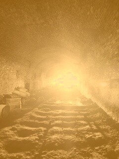 Захламленный тоннель обои