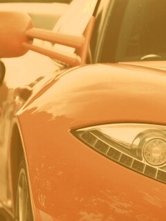 Череда красных автомобилей обои