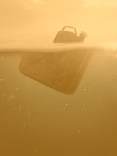 Не бывает "немного" мусора обои