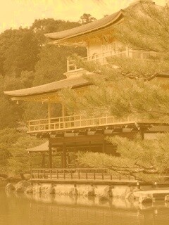 Пагода на берегу озера обои