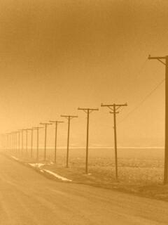 Столбы вдоль дороги обои