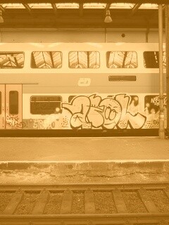 Изрисованный вагон метро обои