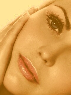 Взгляд из под ресниц обои