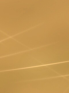 Лучи света на тёмно-синем фоне обои