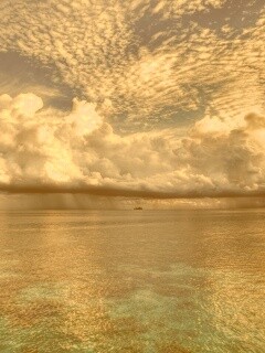 Тучи над морем обои