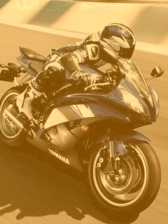 Мотоциклист на трассе обои