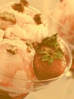 Клубничное мороженное обои