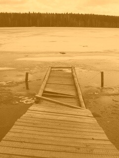 Пирс на замерзшем озере обои