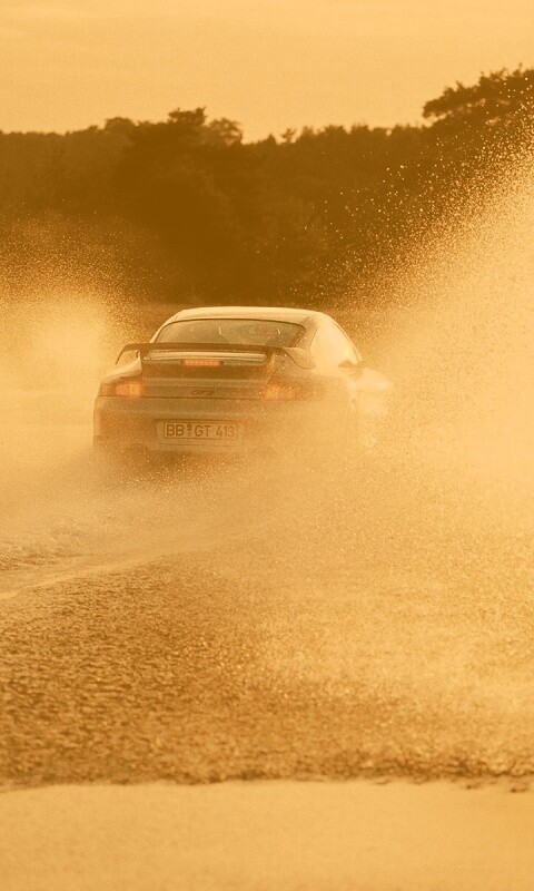 Брызги из под колес обои