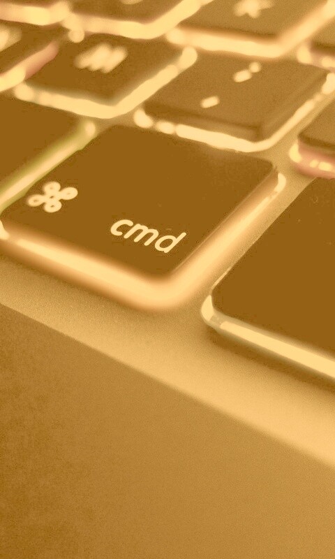 Разноцветная клава макбука обои