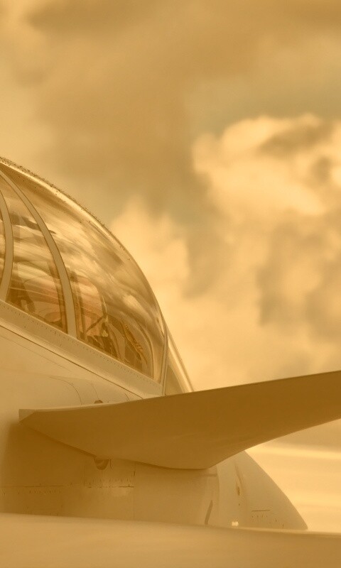 С крыла истребителя обои