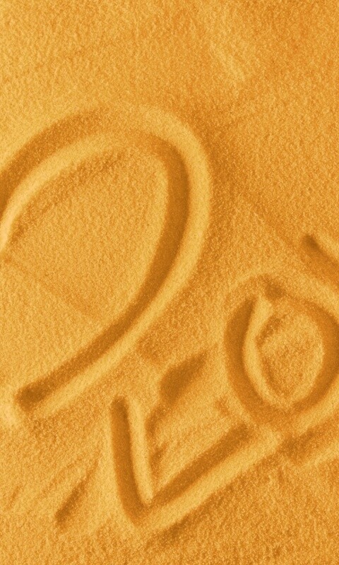 Любовь на песке обои