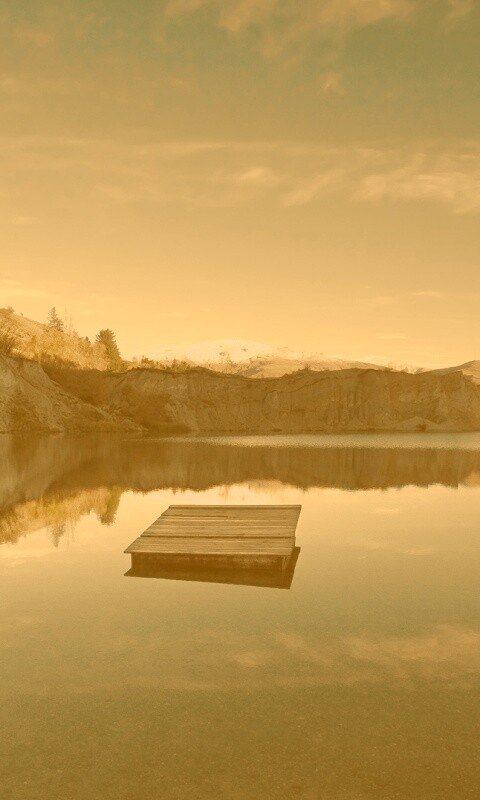 Уединенное озеро обои