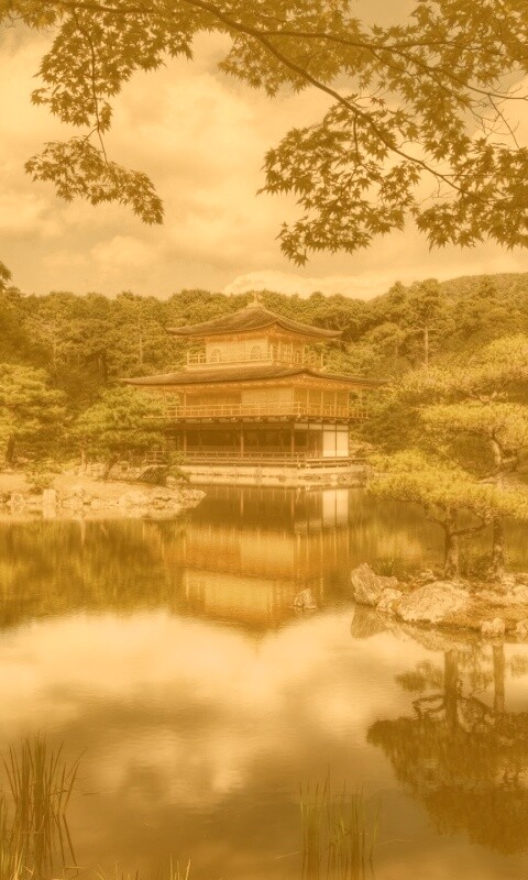 Японский домик на берегу озера обои