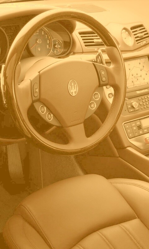 Салон Maserati Granturismo обои