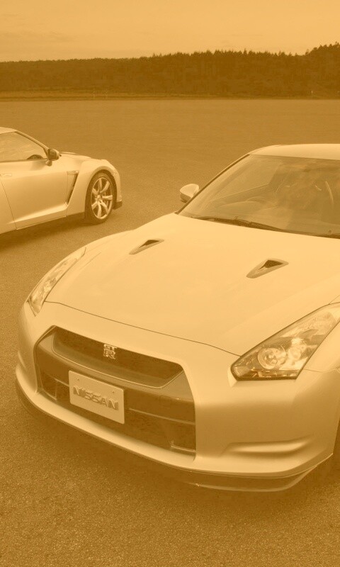 Nissan с двух ракурсов обои