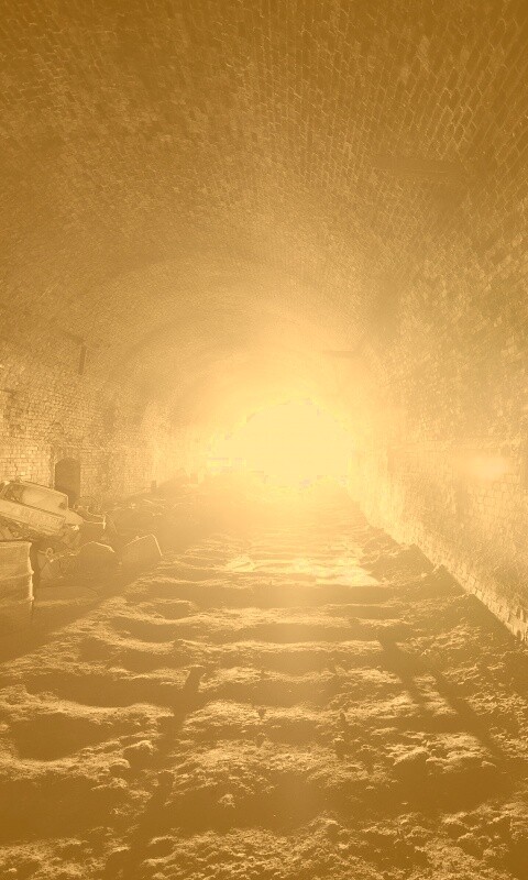 Захламленный тоннель обои