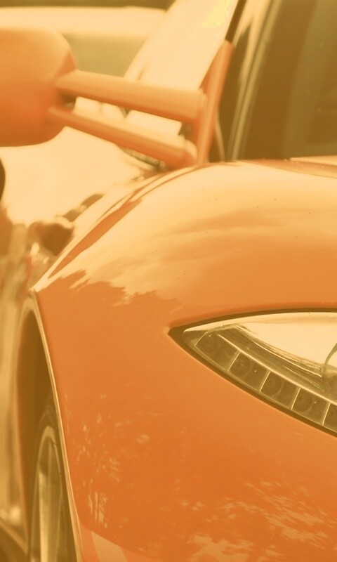 Череда красных автомобилей обои