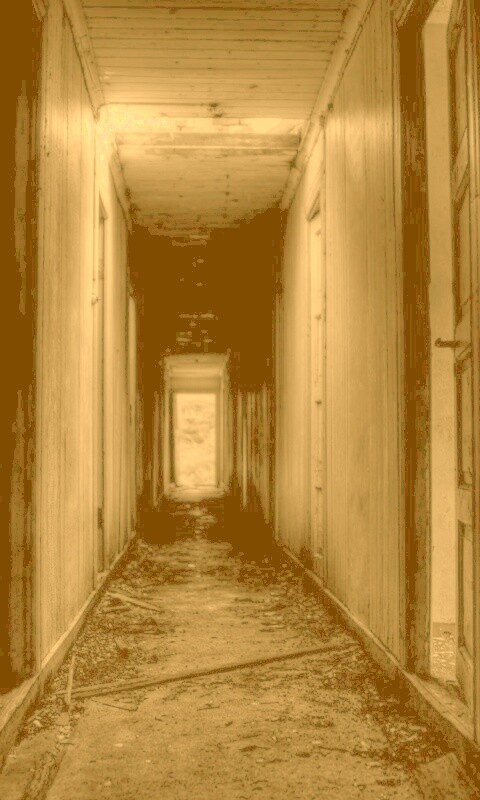 Страшный коридор обои