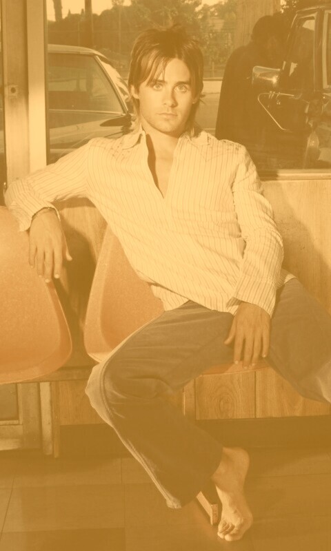 Джаред  Лето на стуле обои