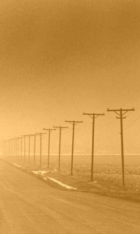 Столбы вдоль дороги обои