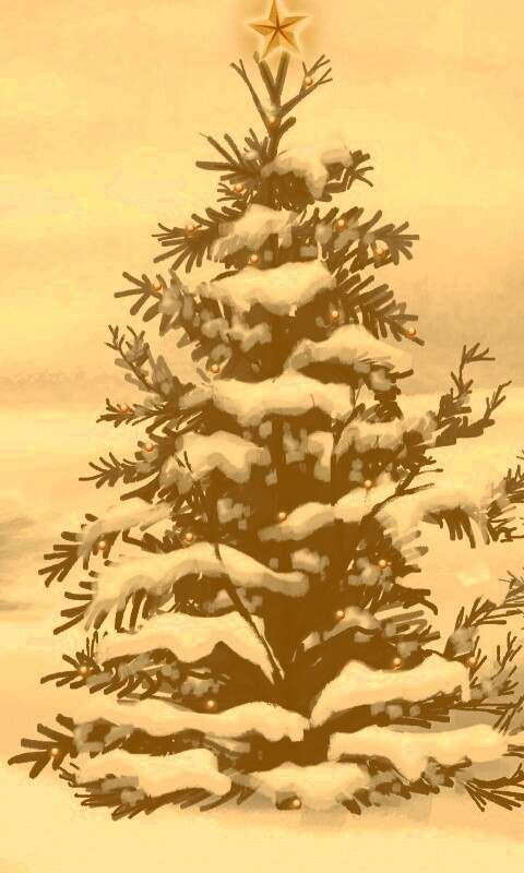 Украшенная ёлочка в лесу обои