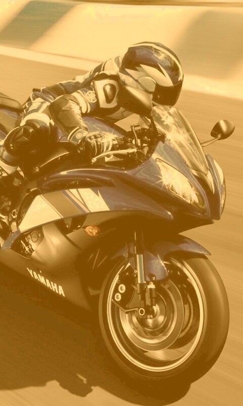 Мотоциклист на трассе обои