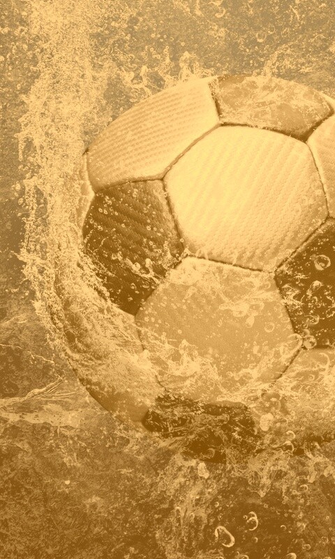 Футбольный мяч в воде обои