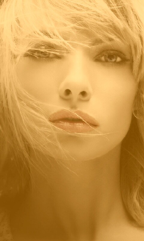 Девушка с красными губами обои