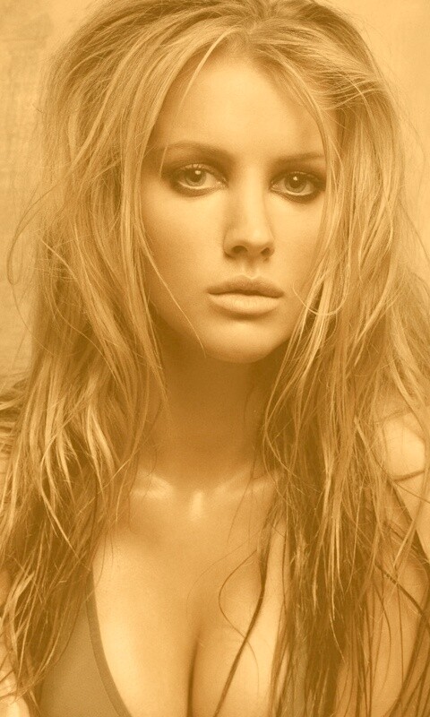 Брюнетка обои