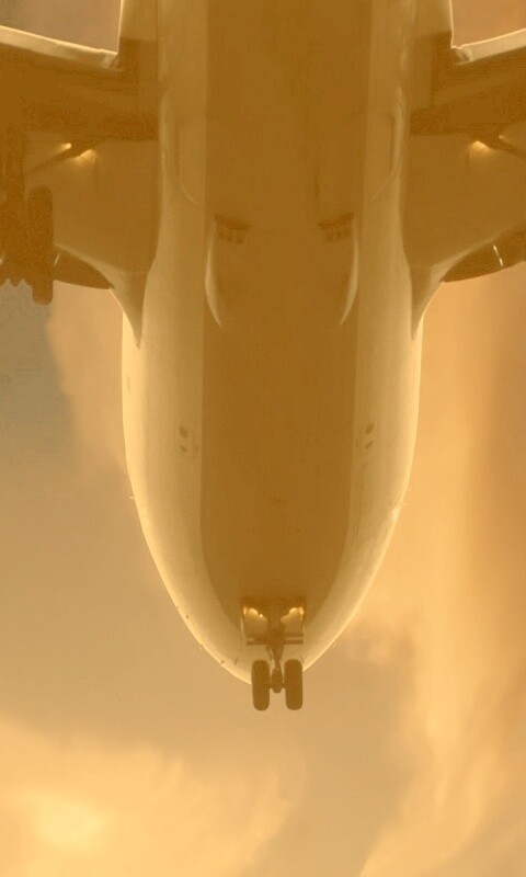 Брюхо самолета обои