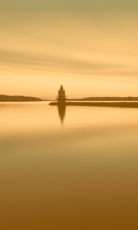Маяк и его отражение обои