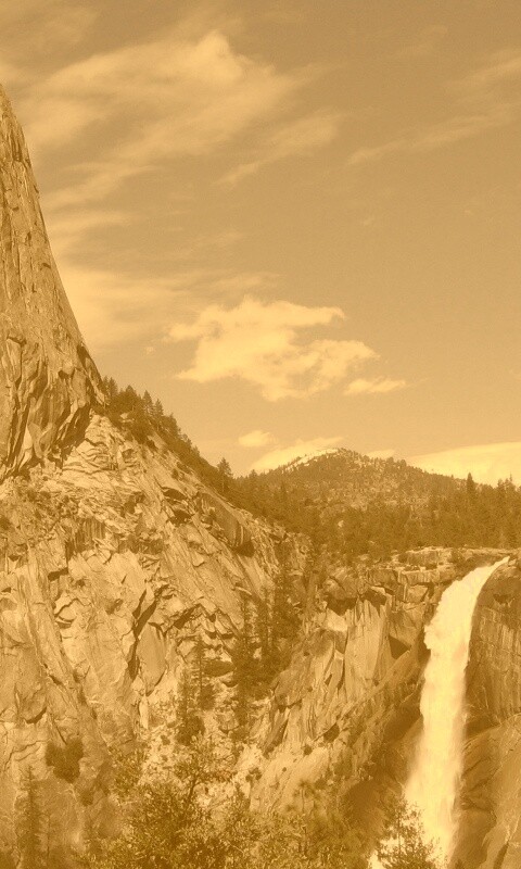 Скалы и водопад обои