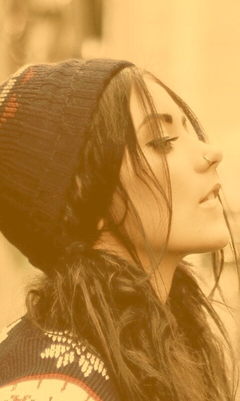 Девушка в шапке обои