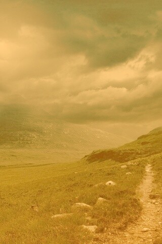 Тропинка средь холмов обои