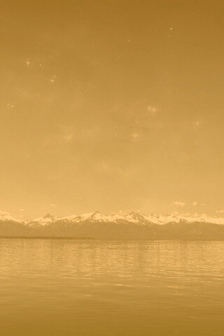 Горы за морем обои