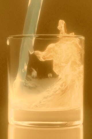 Огонь и вода в стакане обои