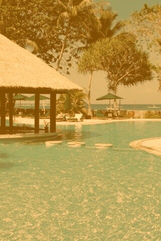 Бассейн отеля обои