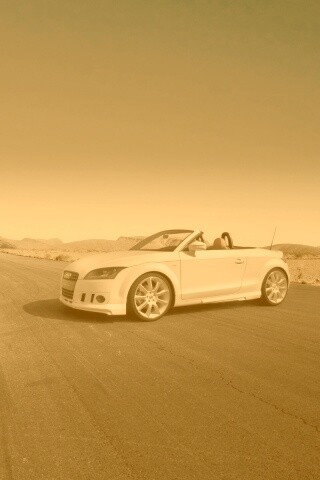 Кабриолет Ауди на пустынной дорге обои