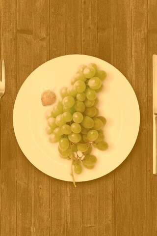 Виноград с клубникой обои