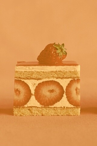 Ломтики клубничного торта обои