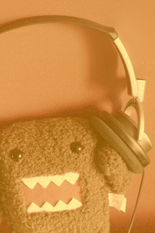 Демокун в наушниках обои