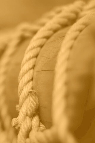 Веревка намотана на мачту обои