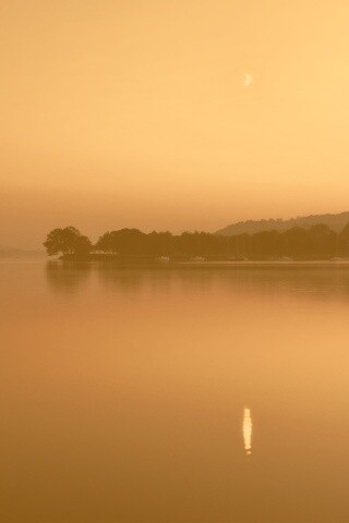 Сумерки над озером обои