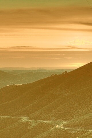 Закат на склонах гор обои